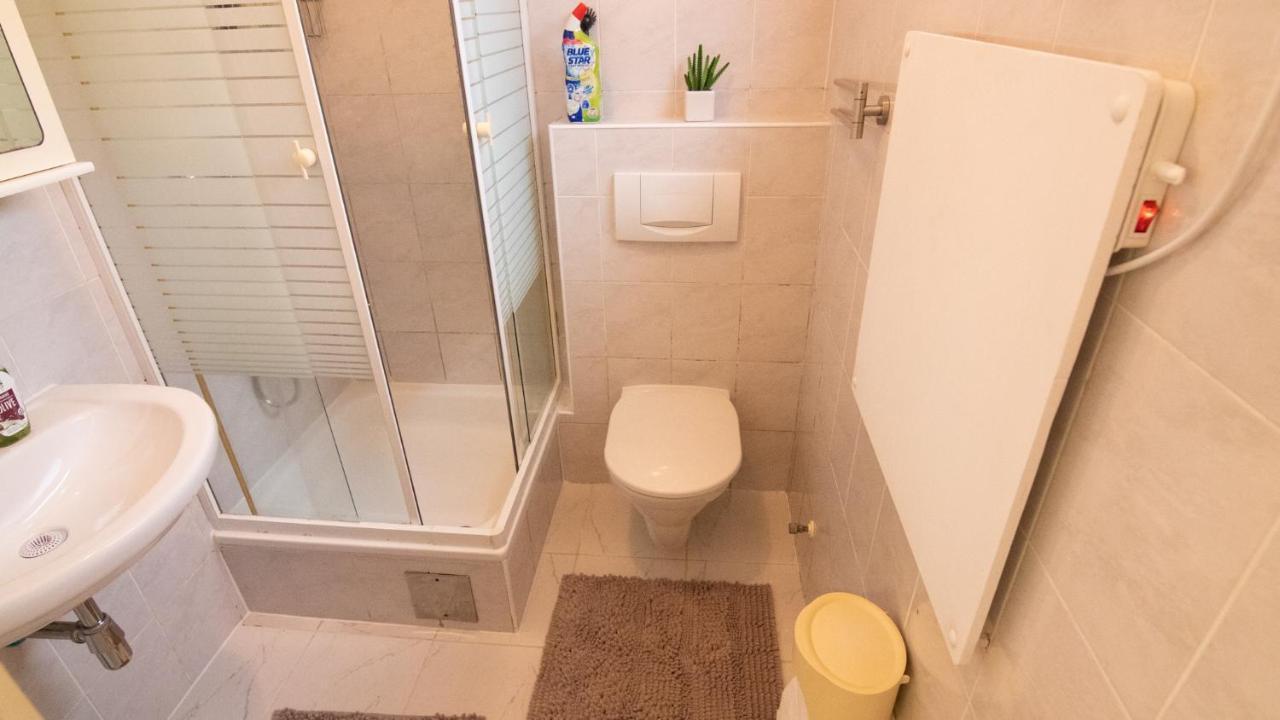 Small-Comfy Guest House In Donaustadt Garden - Not Shared! Vienne Extérieur photo