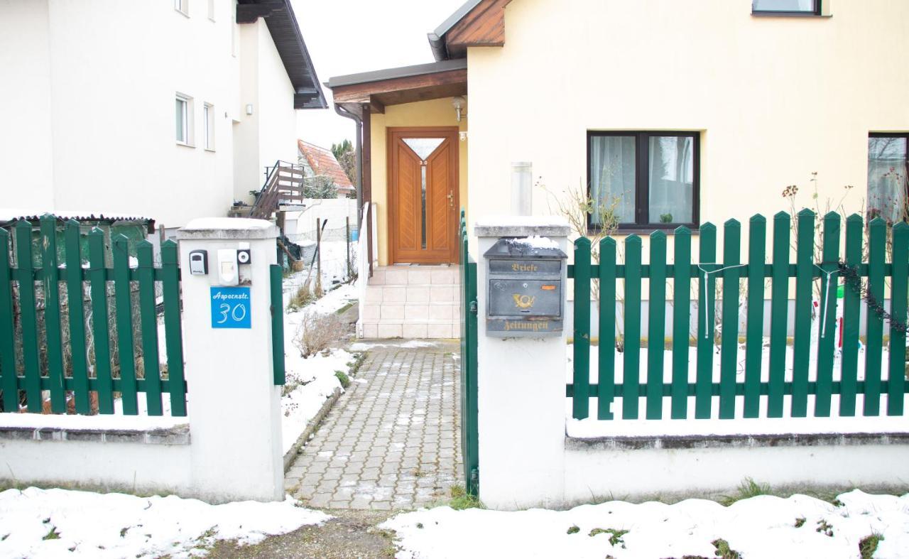 Small-Comfy Guest House In Donaustadt Garden - Not Shared! Vienne Extérieur photo