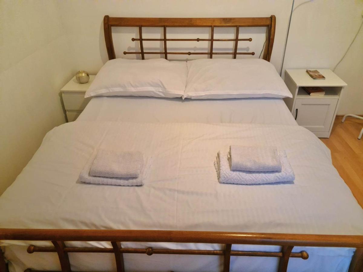 Small-Comfy Guest House In Donaustadt Garden - Not Shared! Vienne Extérieur photo