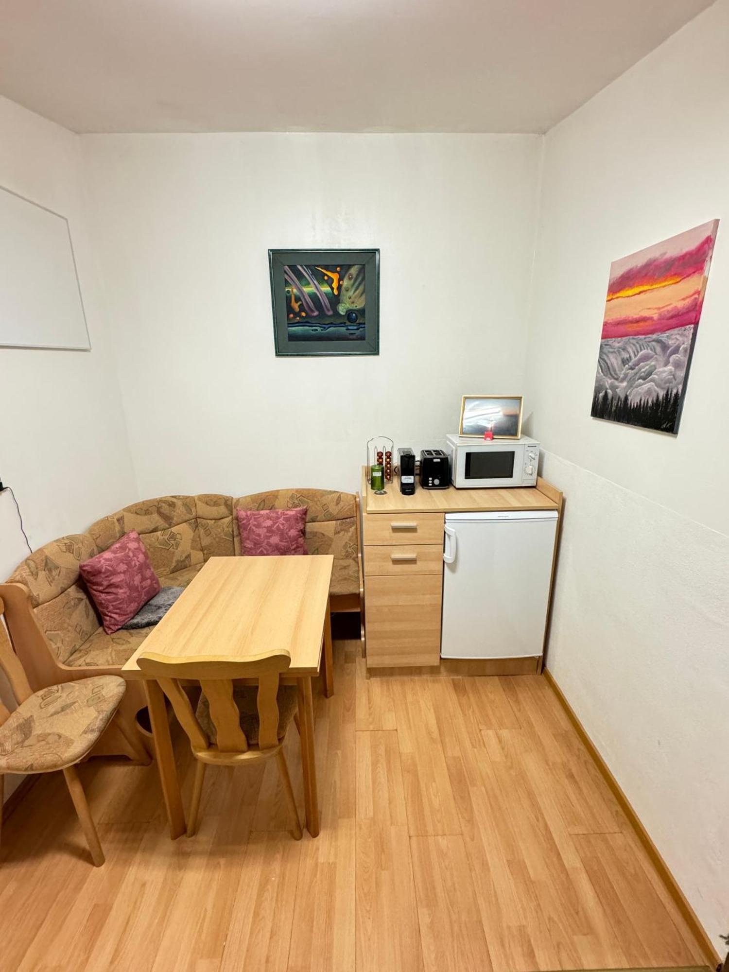 Small-Comfy Guest House In Donaustadt Garden - Not Shared! Vienne Extérieur photo